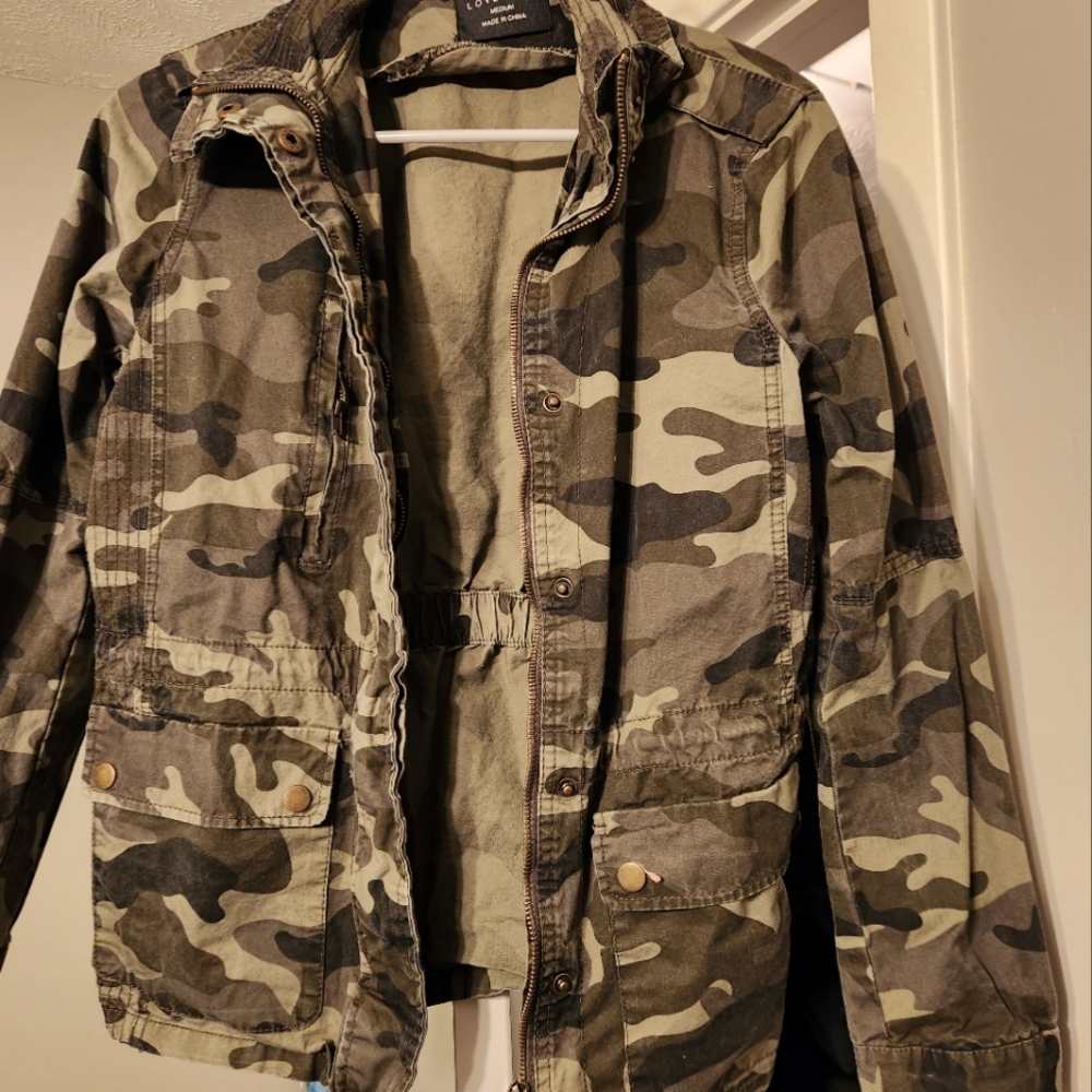 Women's Medium Camo Dress jacket